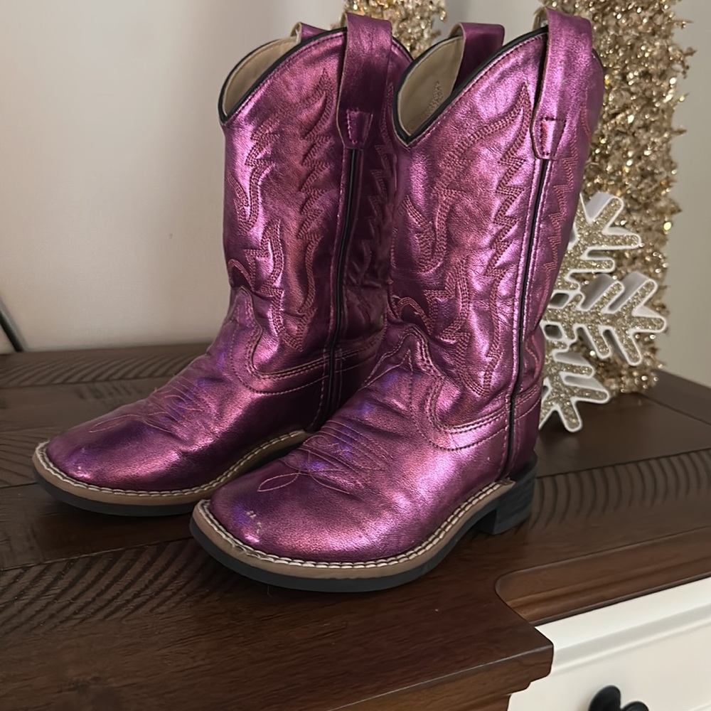 Boots - Picture 2 of 4